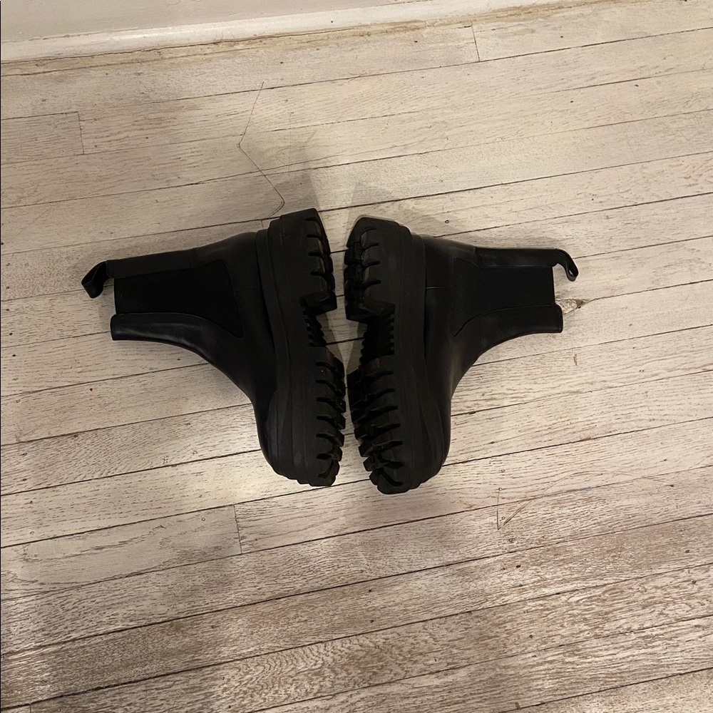 Zara chunky ankle booties some scuffs no rips or tears 
38. - Picture 9 of 13